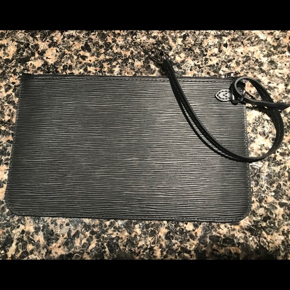 Brand NEW Louis Vuitton pouch - Picture 2 of 7